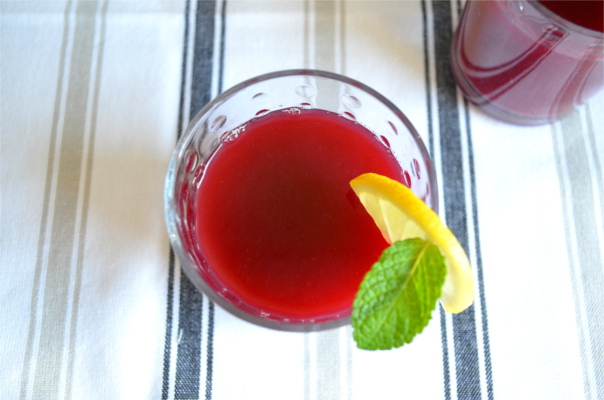 Pomegranate with Mint & Lemon Quencher